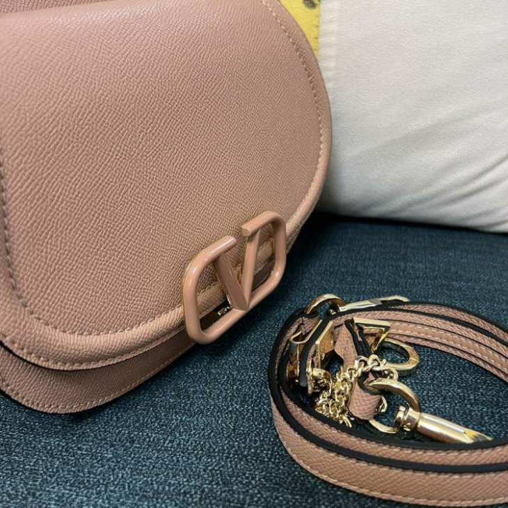 Picture of Valentino Handbags _SKUfw144255065fw
